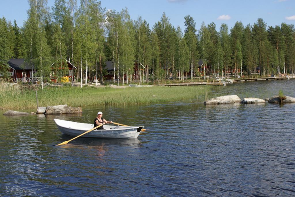 Kartanohotelli Satulinna Huvilat Hirvensalmi Екстер'єр фото