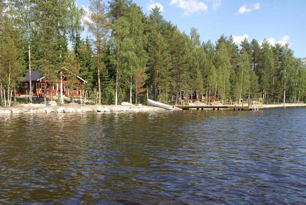 Kartanohotelli Satulinna Huvilat Hirvensalmi Екстер'єр фото