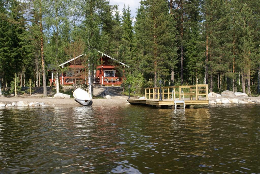 Kartanohotelli Satulinna Huvilat Hirvensalmi Екстер'єр фото